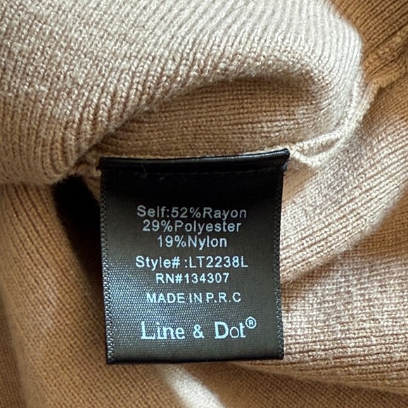 Line & Dot Women’s Small Off-the-Shoulder Camel Sweater - Picture 7 of 7